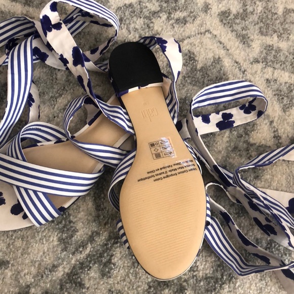 CABI Tied Up Sandals NWT - Picture 2 of 3